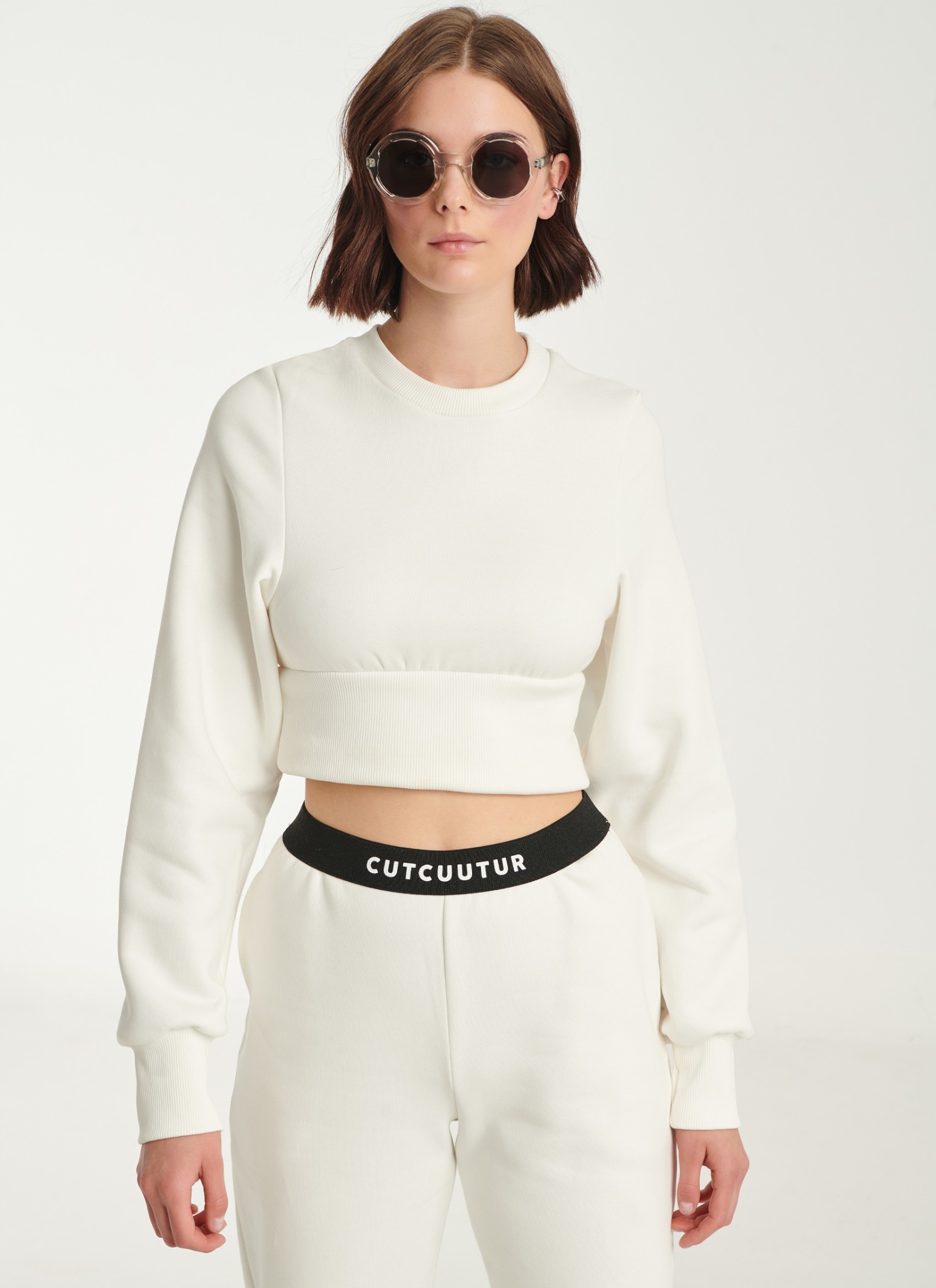 Cropped Sweatshirt In White - Cutcuutur